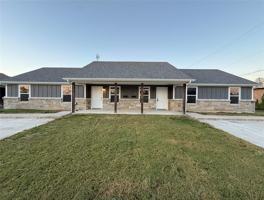 featured image of 108 W Adams St