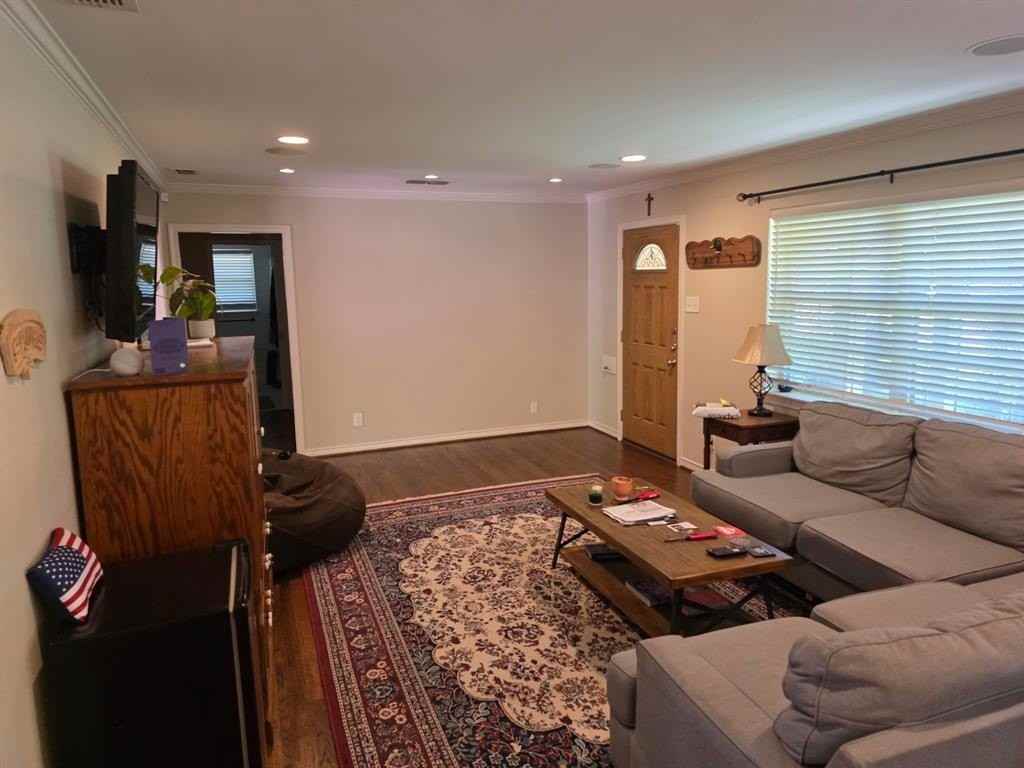 5110 Rexton Ln - Photo 4 of 20