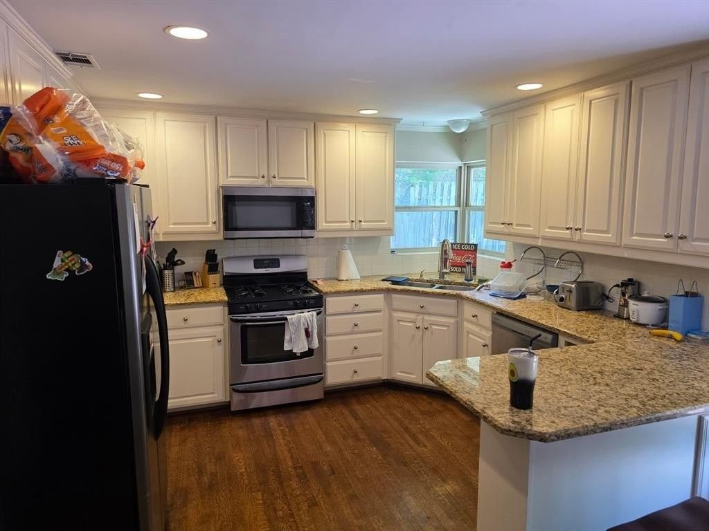 5110 Rexton Ln - Photo 6 of 20