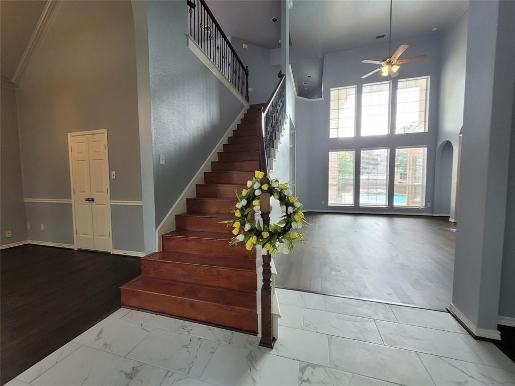 2632 Shadow Hill Ln - Photo 2 of 23