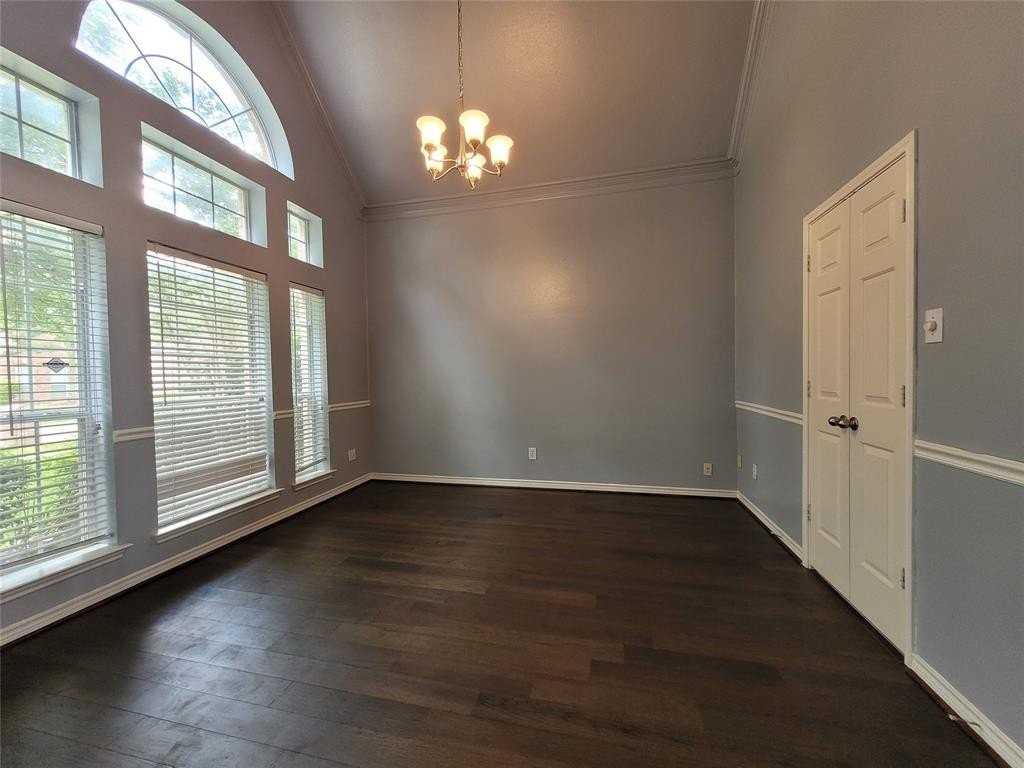 2632 Shadow Hill Ln - Photo 6 of 23