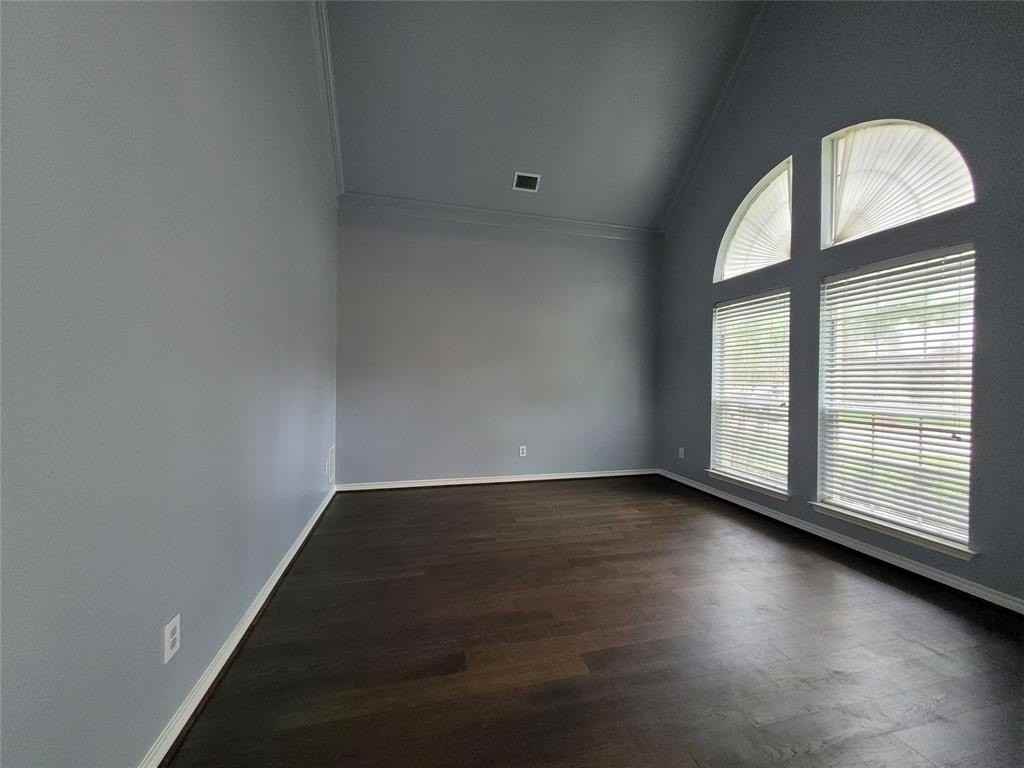 2632 Shadow Hill Ln - Photo 7 of 23