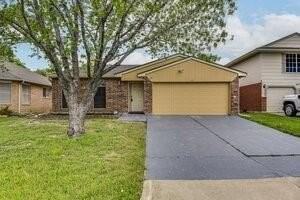 625 Hollyberry Dr - Photo 3 of 26