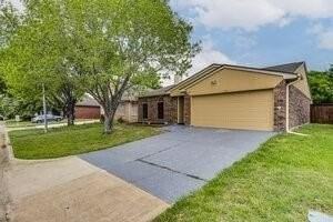 625 Hollyberry Dr - Photo 4 of 26