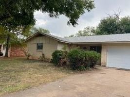 featured image of 318 N La Salle Dr