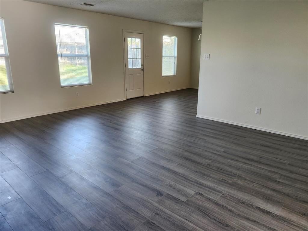 5100 Waterford Dr - Photo 4 of 20