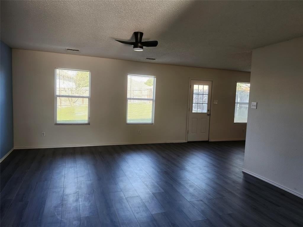 5100 Waterford Dr - Photo 5 of 20