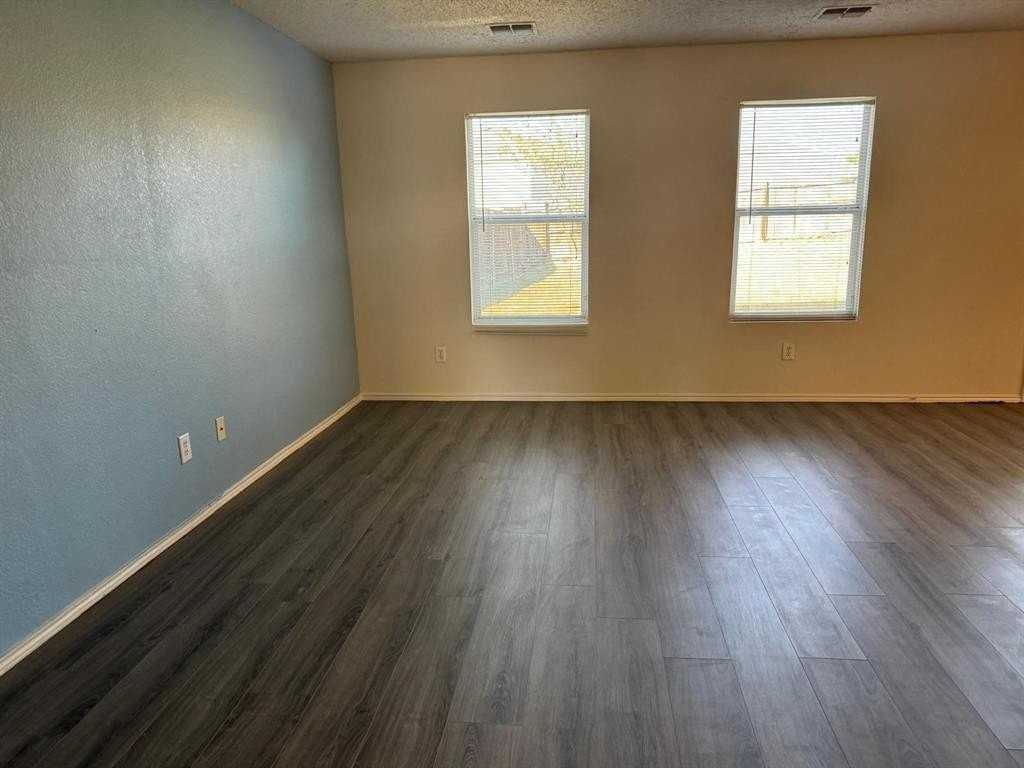 5100 Waterford Dr - Photo 6 of 20