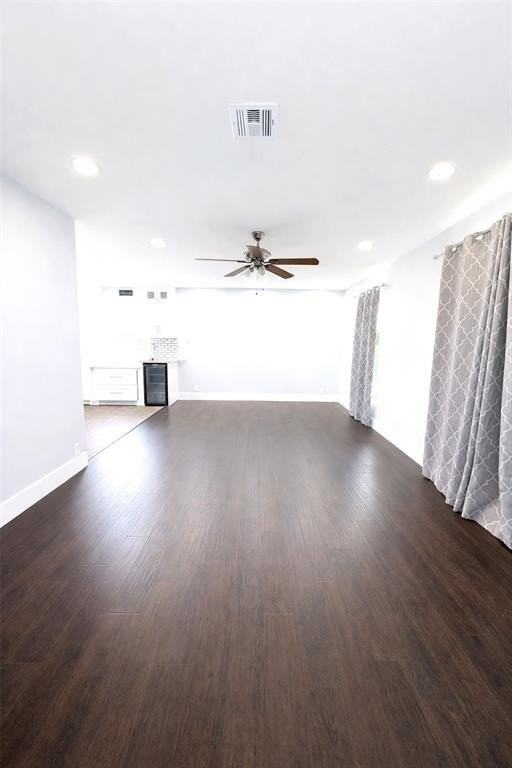 302 Van Rowe Ave - Photo 2 of 16