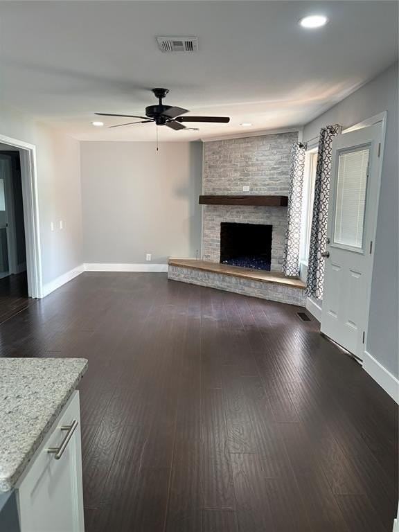 302 Van Rowe Ave - Photo 3 of 16