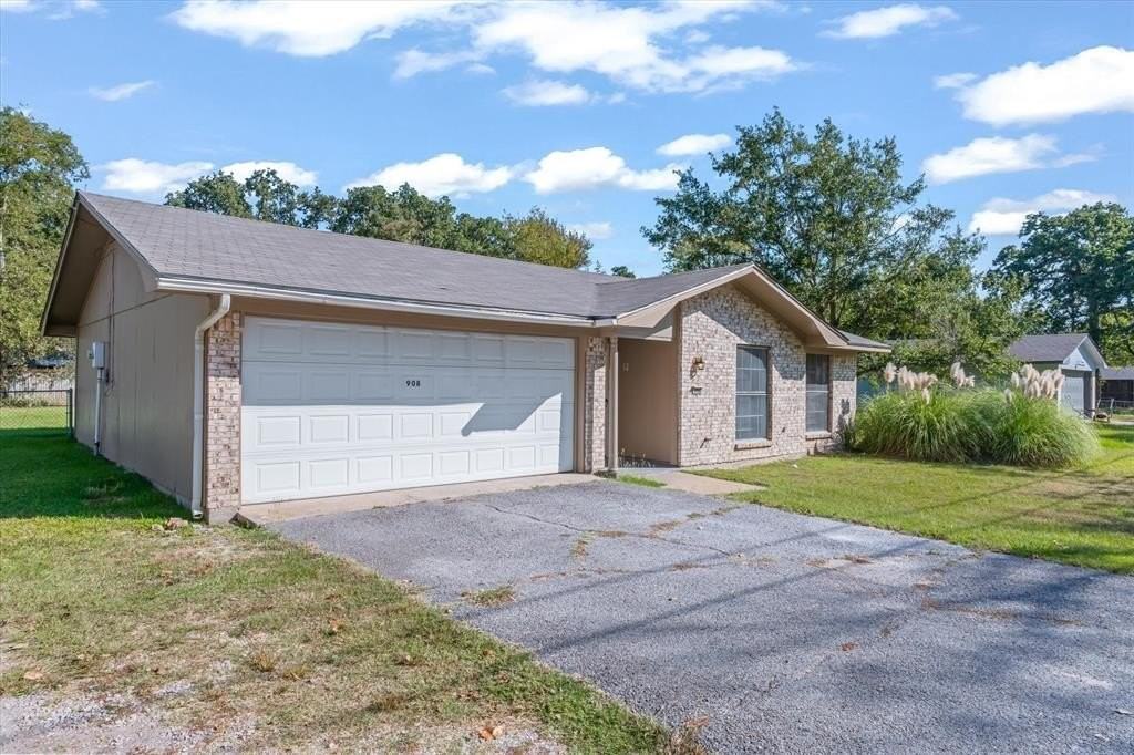 908 W State Highway 243 - Photo 2 of 24