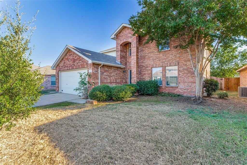 1145 Maplewood Ln - Photo 2 of 27