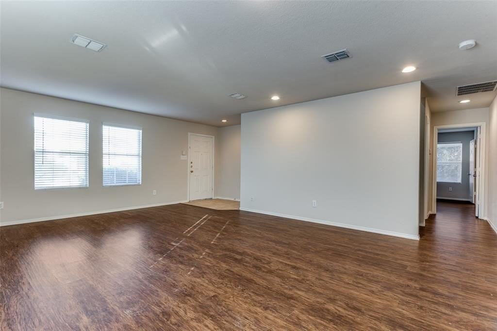 1145 Maplewood Ln - Photo 4 of 27