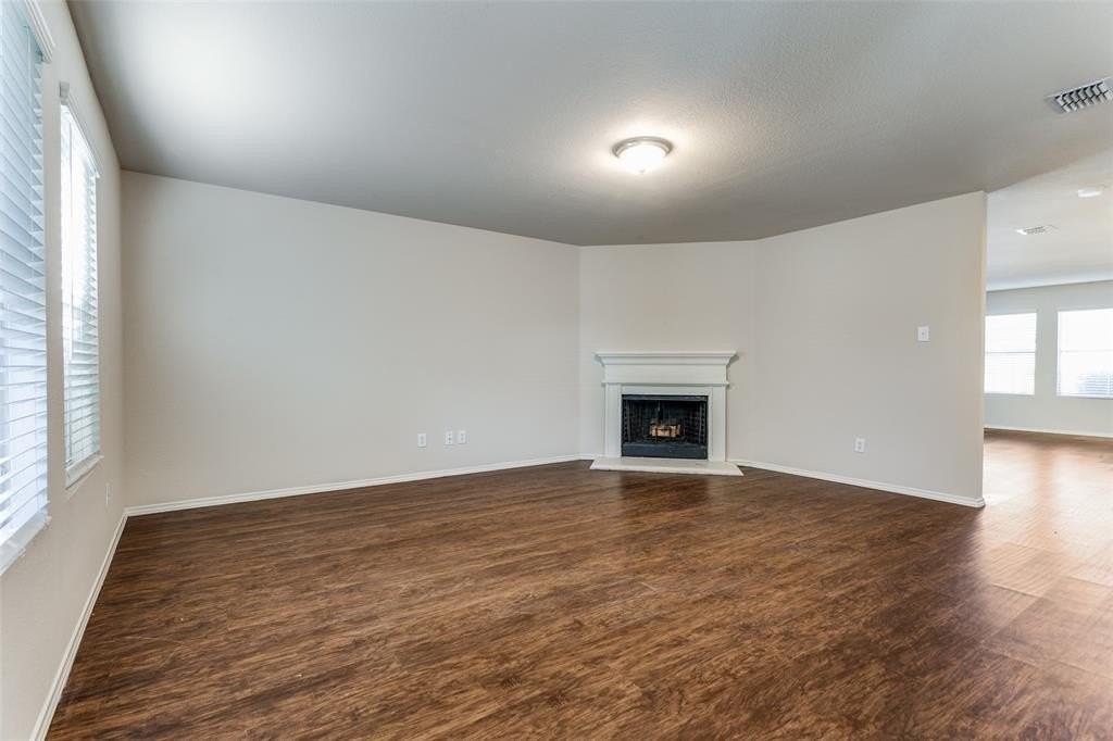 1145 Maplewood Ln - Photo 6 of 27