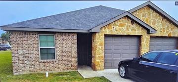 featured image of 407 W Criner St