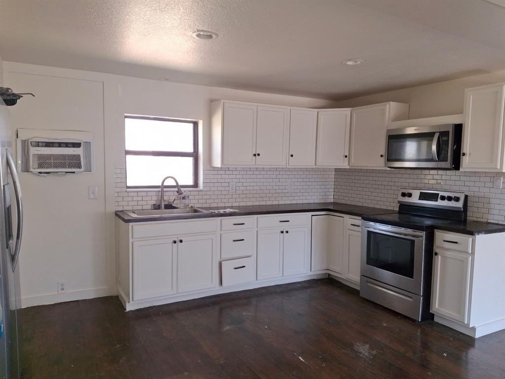 603 E 10th St - Photo 2 of 6