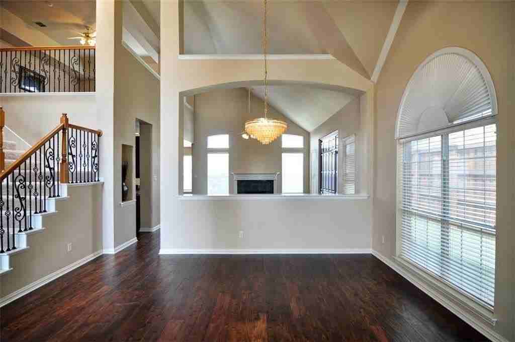 4561 Risinghill Dr - Photo 4 of 24