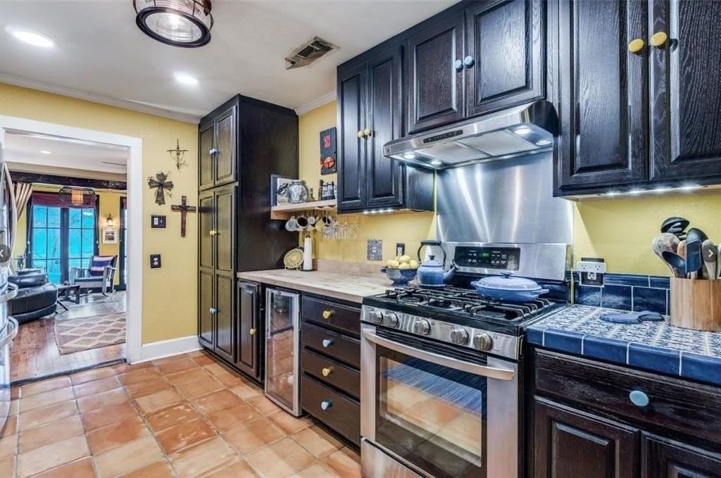 9235 E Lake Highlands Dr - Photo 2 of 26
