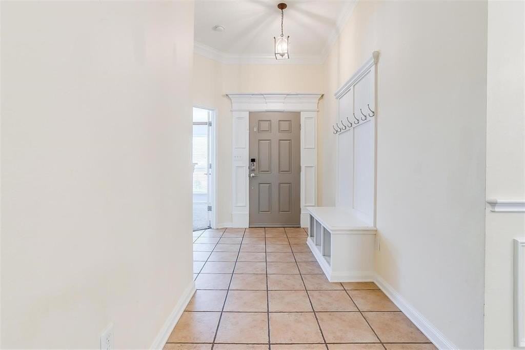 2708 Weslayan Dr - Photo 3 of 17