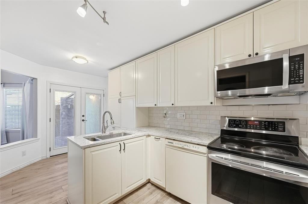 821 Dublin Dr #211 - Photo 4 of 24