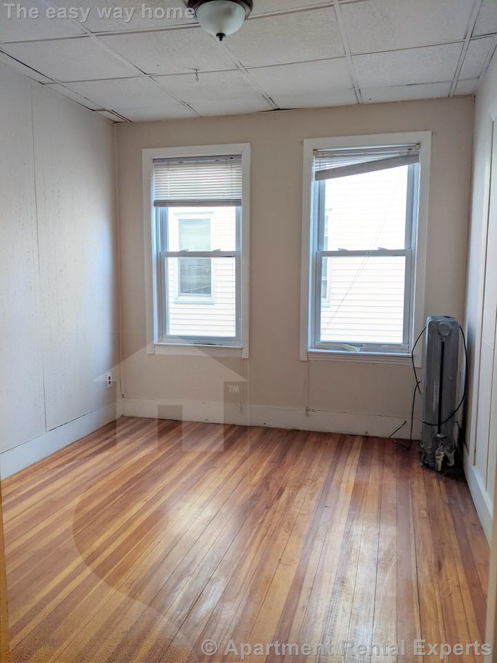 25 Belknap St #2 - Photo 5 of 22