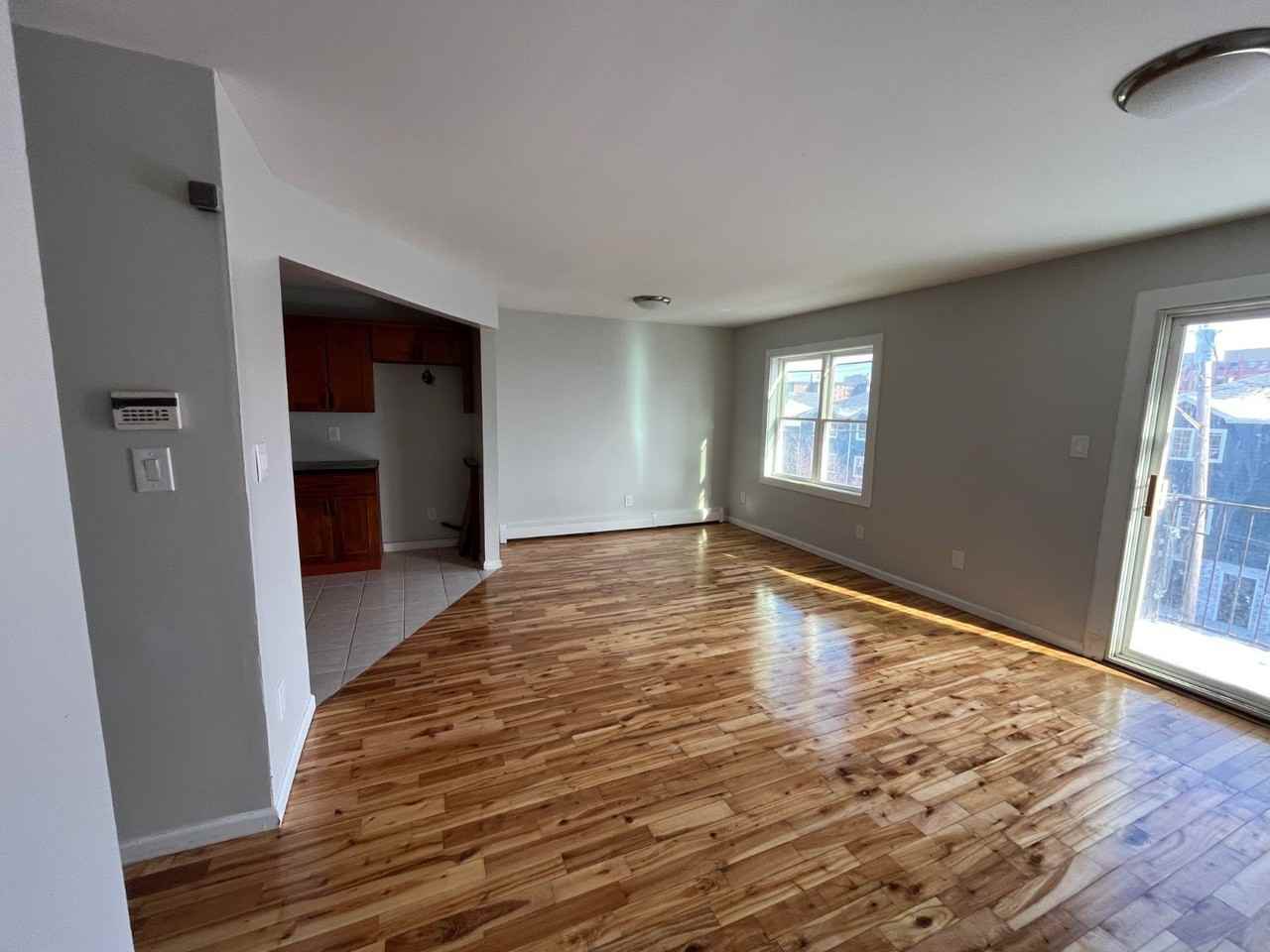 967 E 94th St - Photo 3 of 5