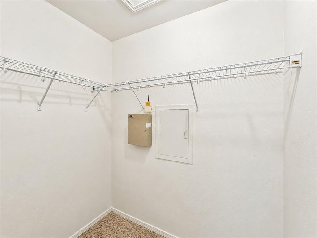 2500 Flame Lily Rd - Photo 5 of 34