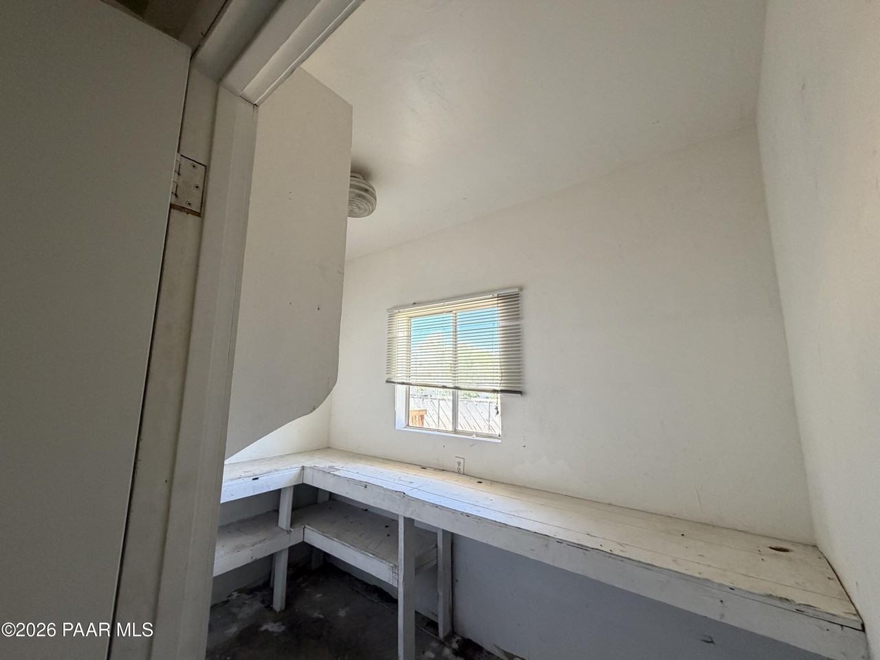 366 W Tamarack Ln - Photo 4 of 26