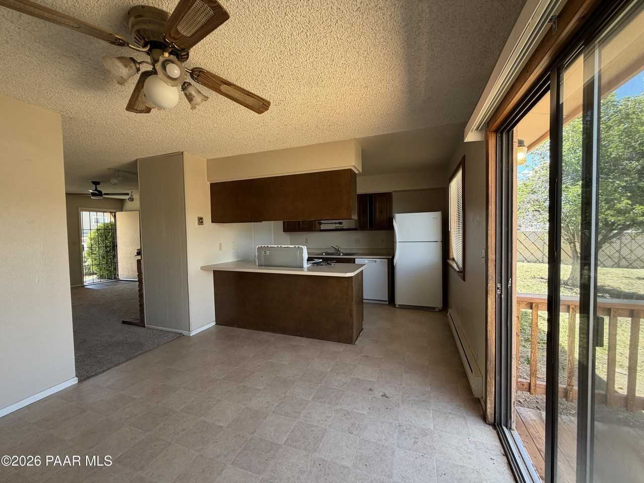 366 W Tamarack Ln - Photo 7 of 26