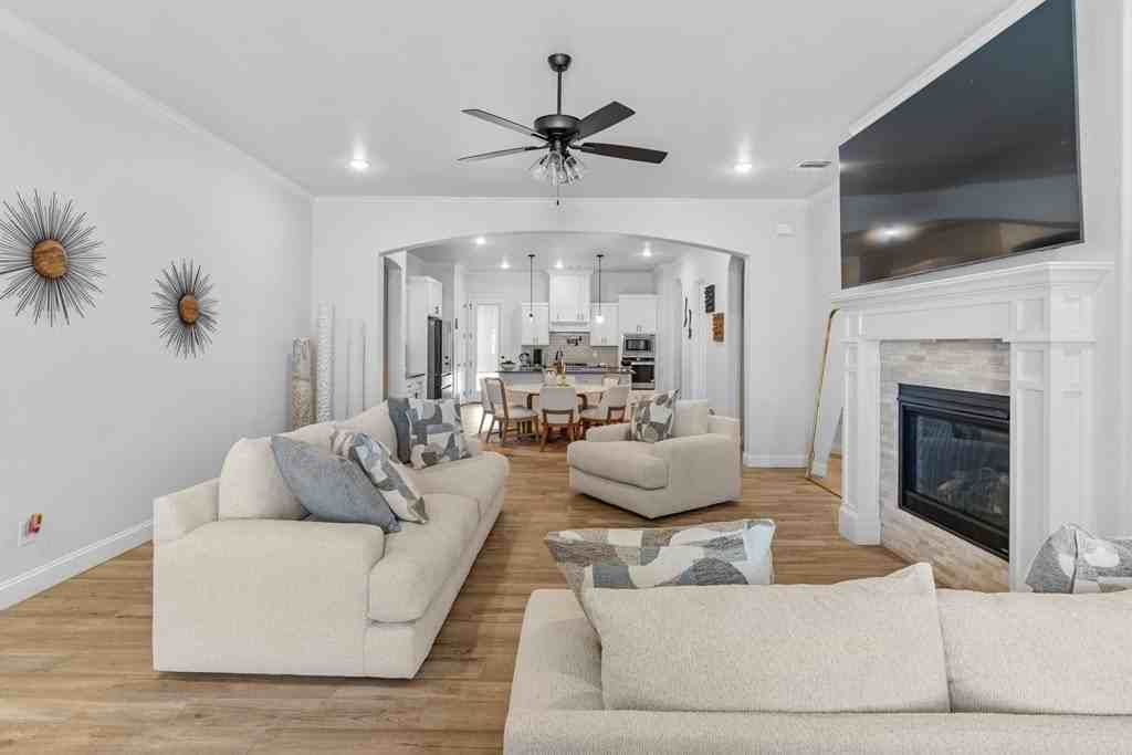 5811 Val Verde Dr - Photo 4 of 37