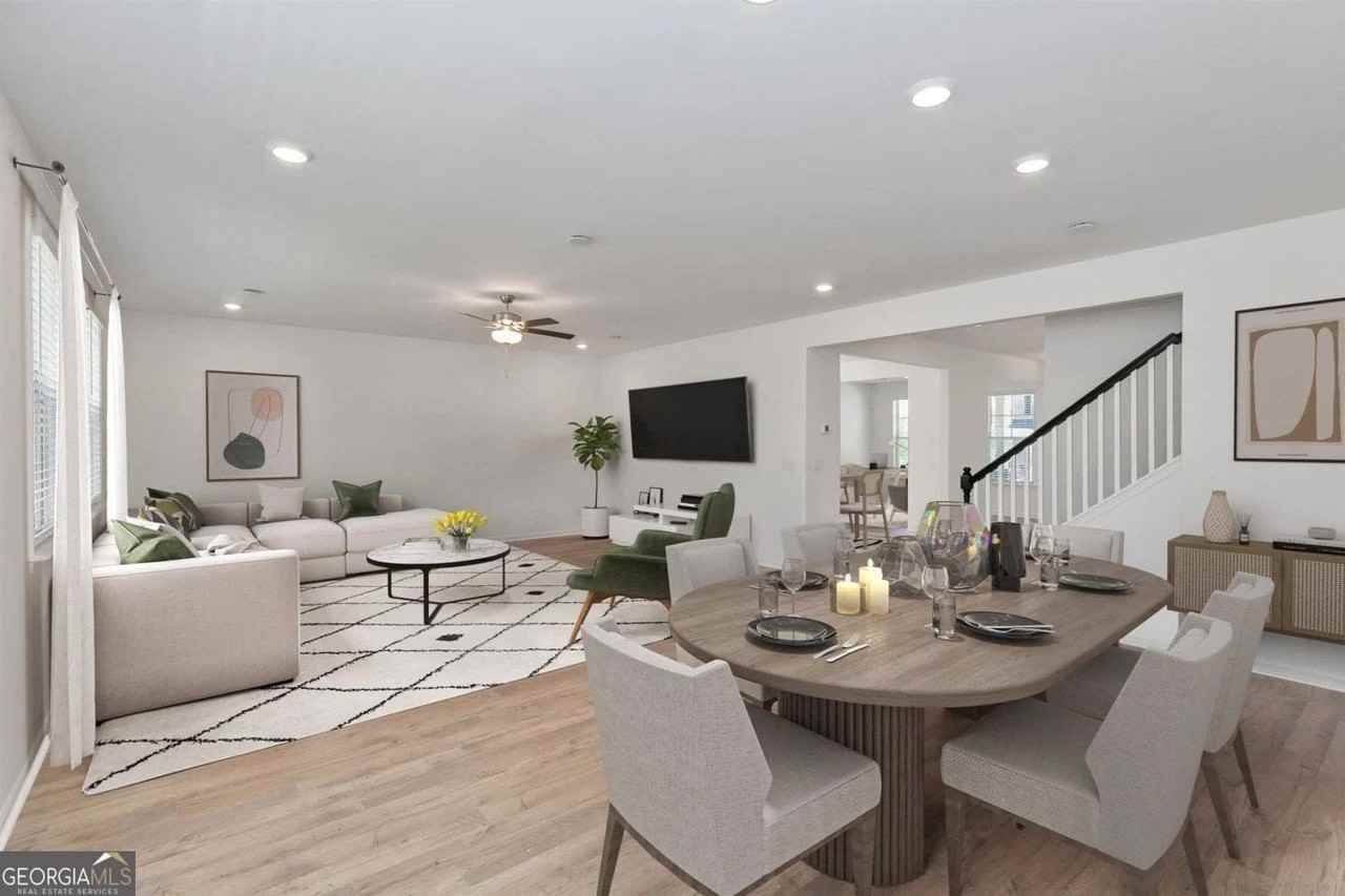 2266 Derrick Dr - Photo 4 of 8