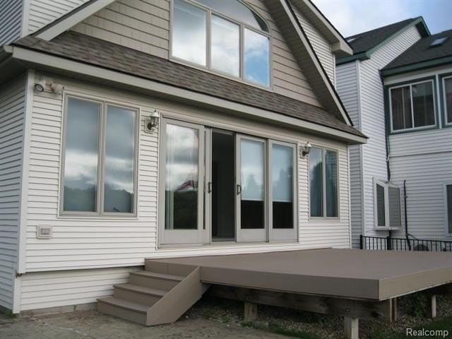 1873 Lakeview Ln - Photo 2 of 17