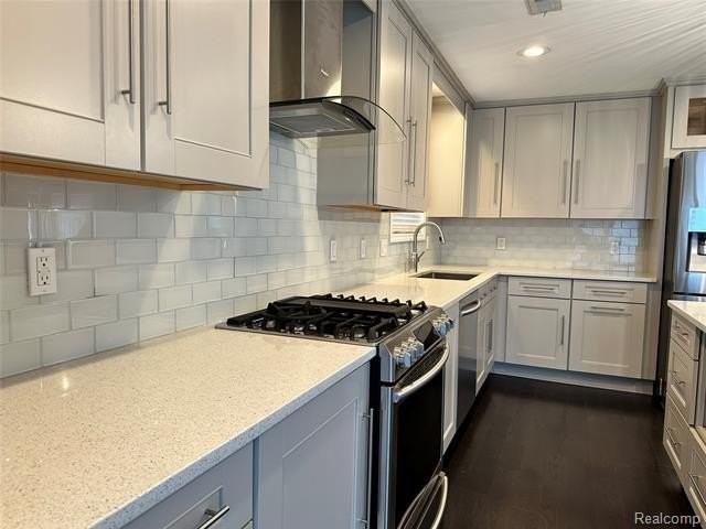 18924 Melvin St - Photo 5 of 15
