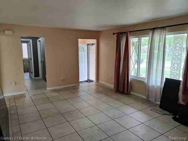 7251 Oakman Blvd - Photo 7 of 20