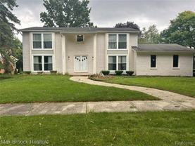2081 Babcock Dr - Photo 1 of 1
