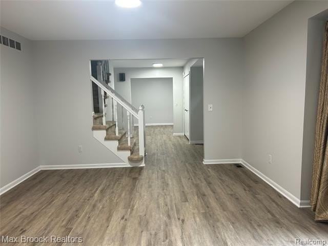 2081 Babcock Dr - Photo 2 of 25