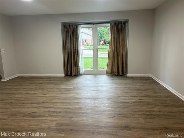 2081 Babcock Dr - Photo 3 of 25
