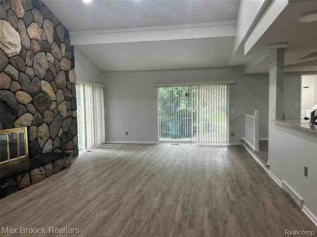 2081 Babcock Dr - Photo 5 of 25