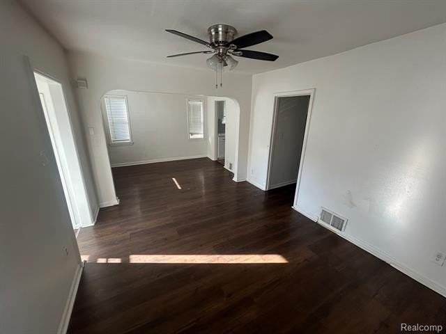 5081 Wayburn St - Photo 3 of 12