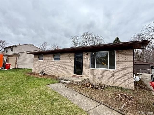 18144 N Oak Dr - Photo 2 of 27