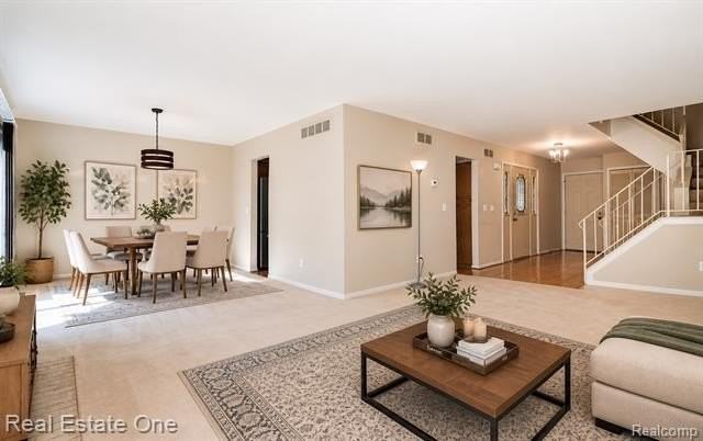 1237 Oakwood Ct - Photo 7 of 34