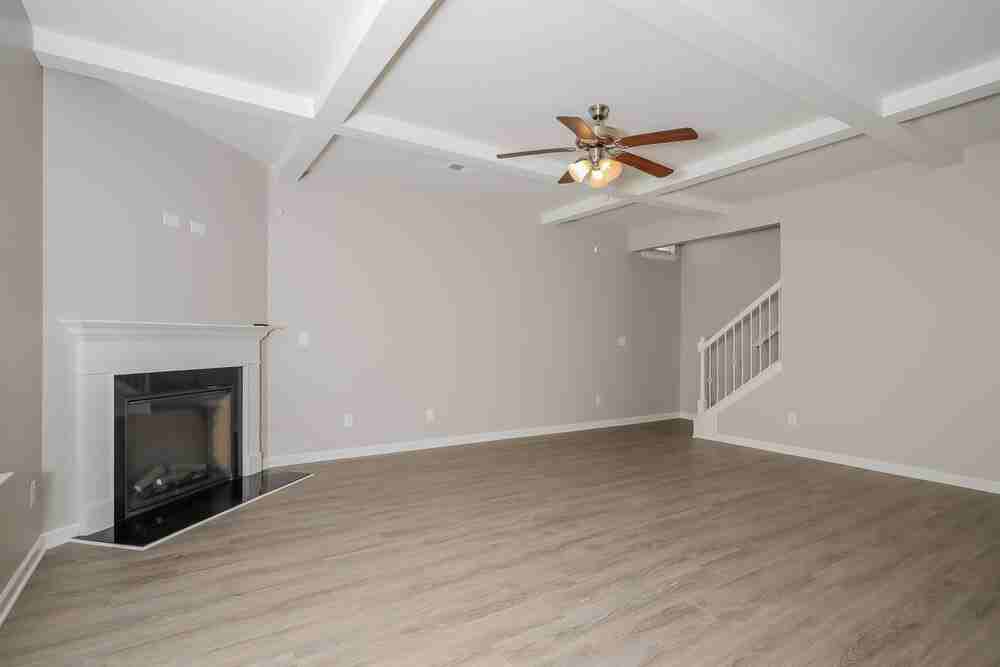 394 Victory Ln - Photo 5 of 17