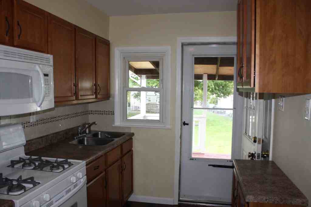 9921 Iveland Dr - Photo 2 of 16