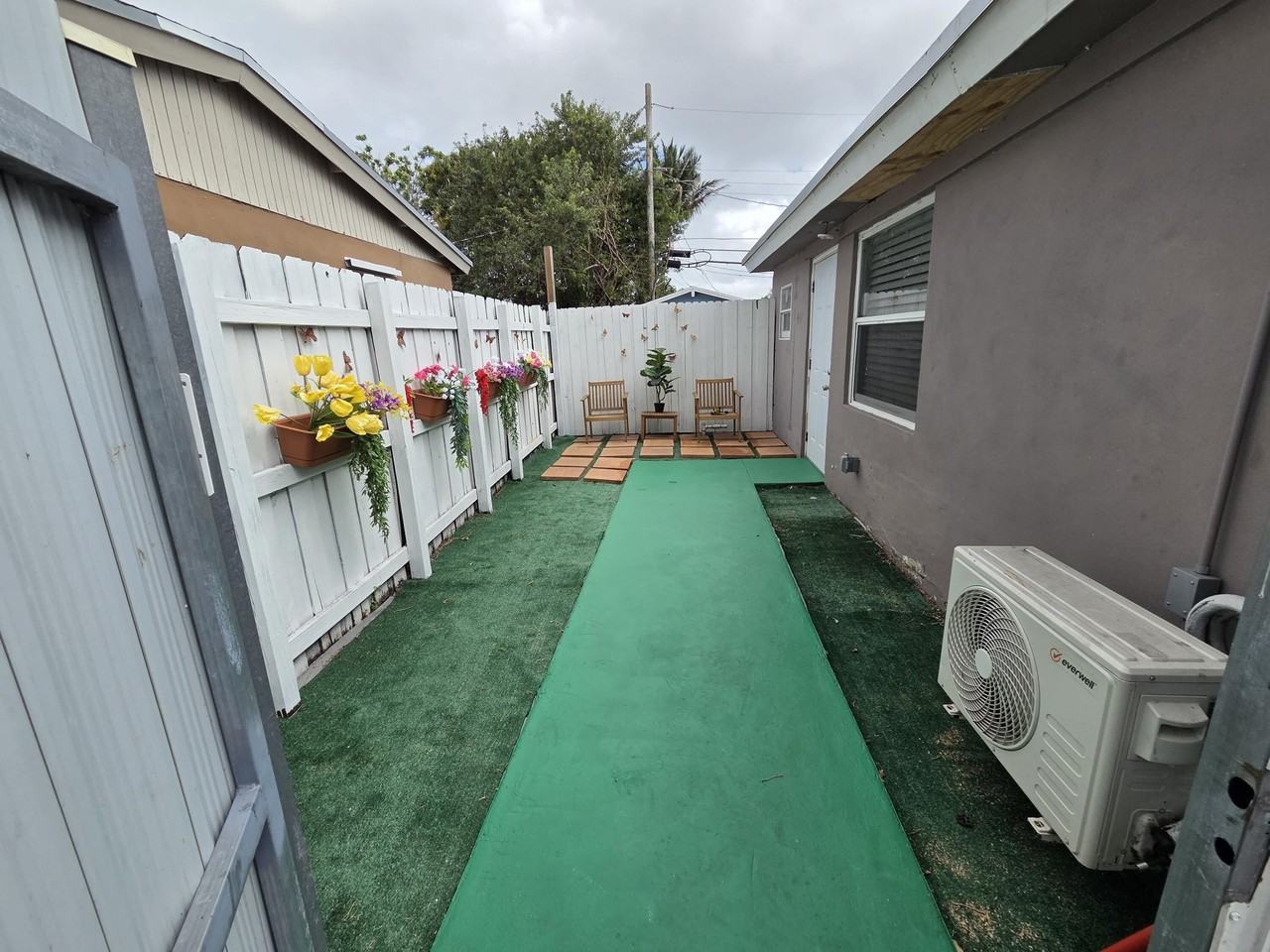 4824 Sw 45th Ave - Photo 3 of 11