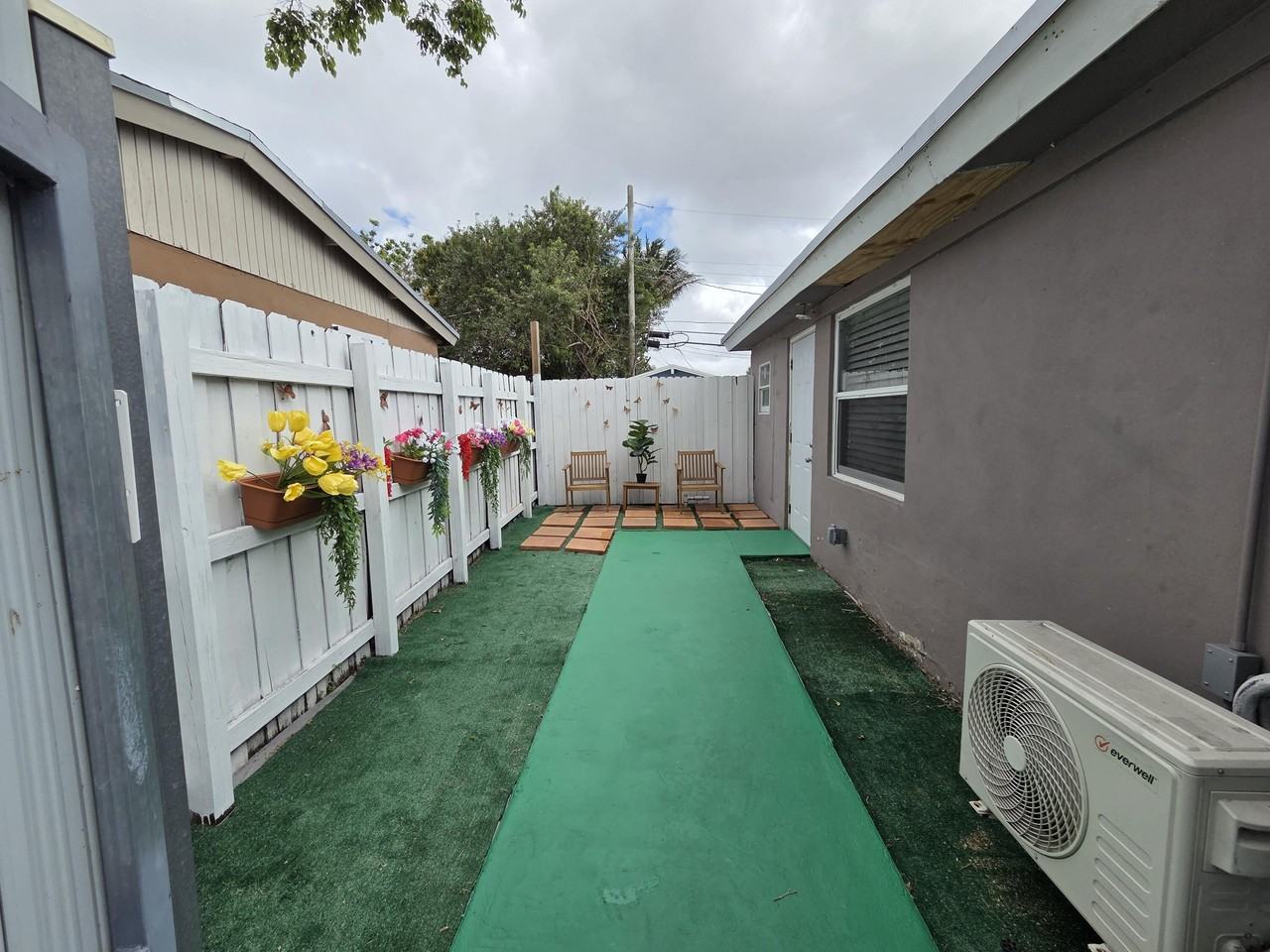 4824 Sw 45th Ave - Photo 4 of 11