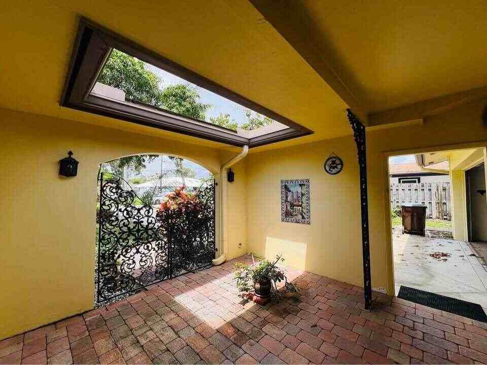7834 Edgewater Dr - Photo 4 of 50