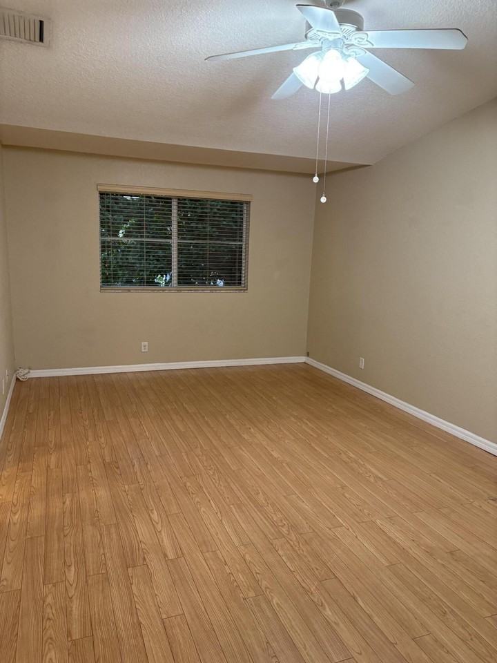 11429 Nw 34th Pl - Photo 7 of 18