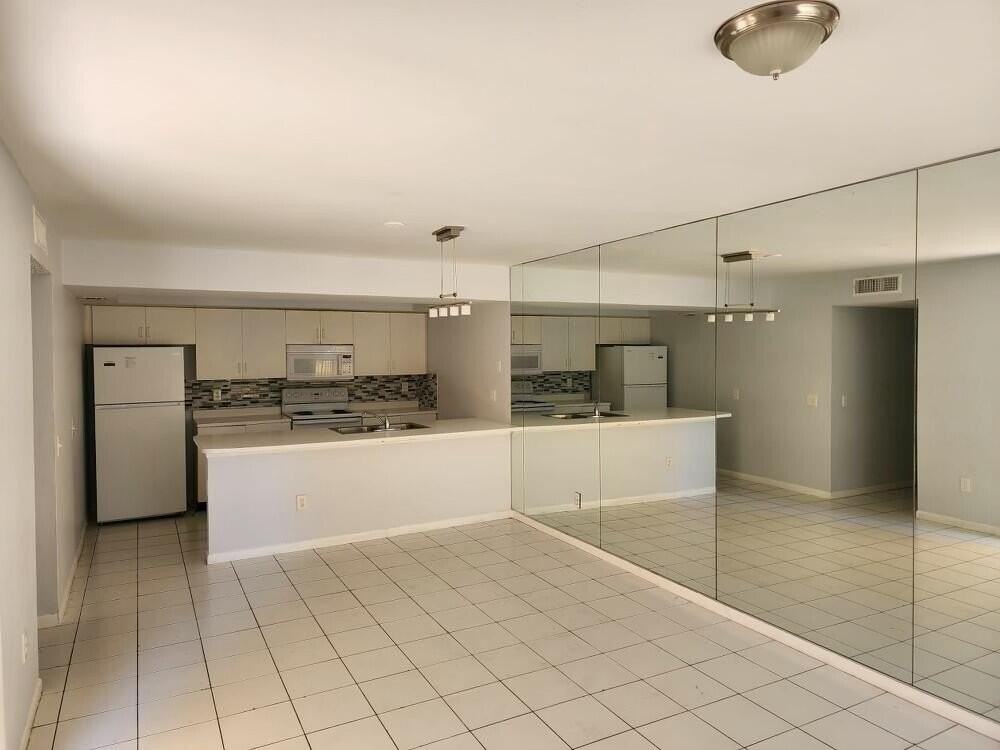 176 Waterside Dr - Photo 2 of 5