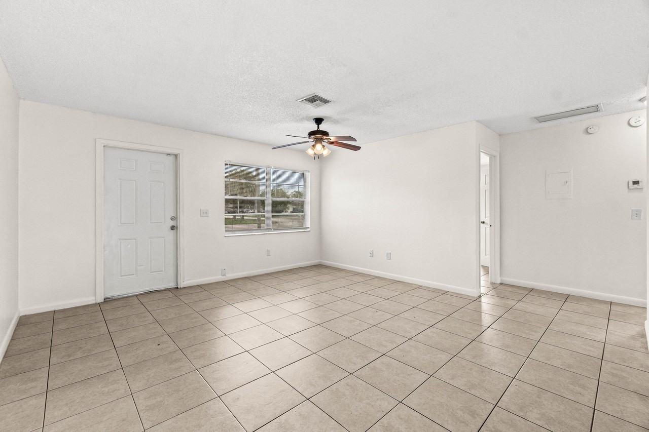 4807 Gulfstream Rd - Photo 3 of 20