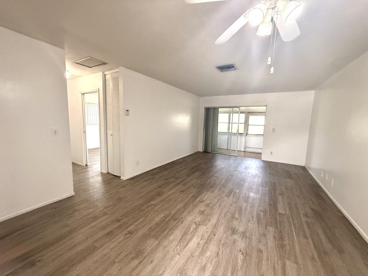 2854 Crosley Dr E #J - Photo 3 of 18